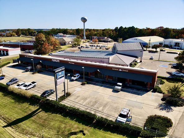 Courthouse Place: 2655-2659 Lakeland Drive, Flowood, MS 39232